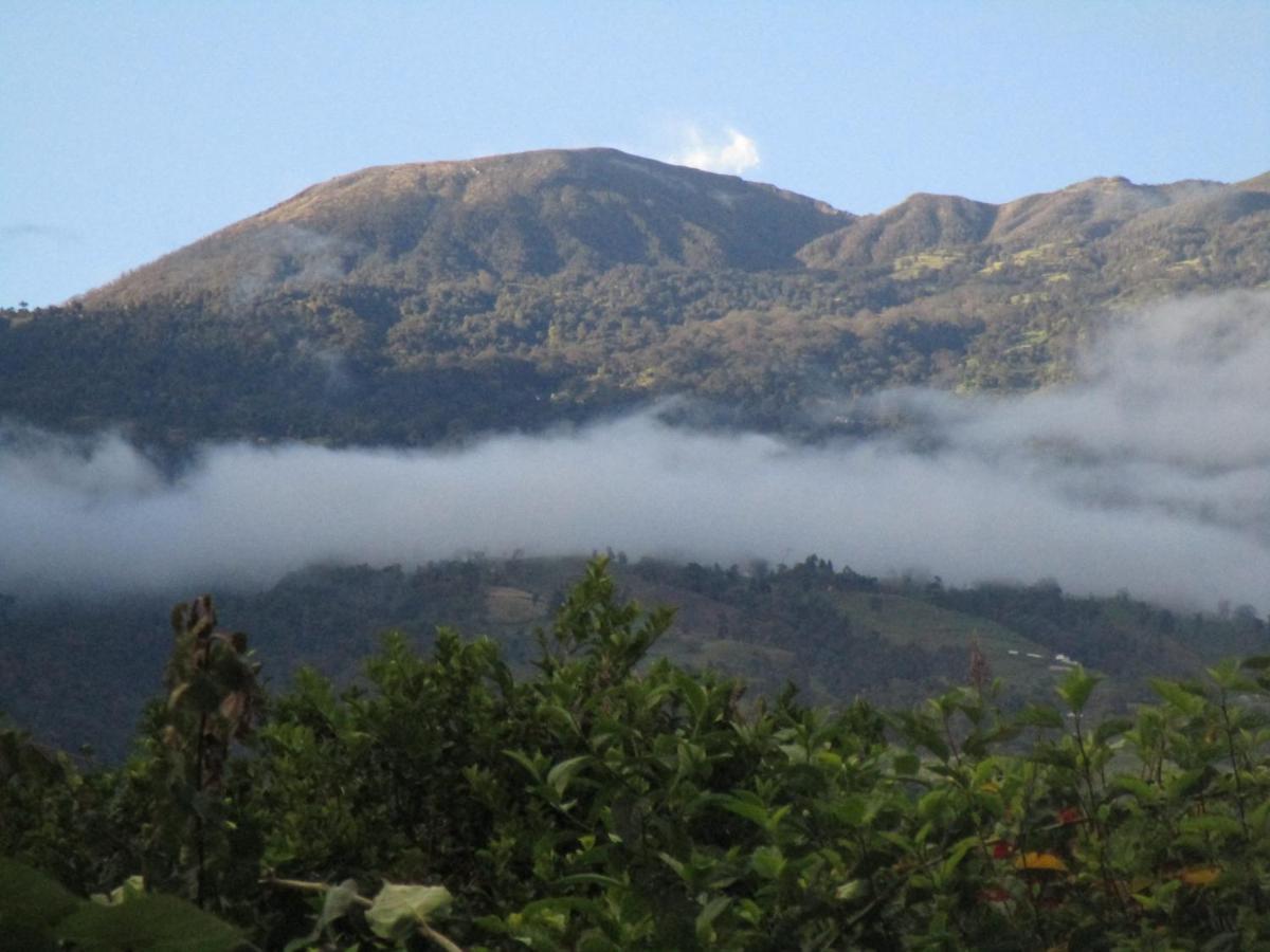 Casa Aquiares Lodge Posada Rural ตูร์เรียลบา ภายนอก รูปภาพ